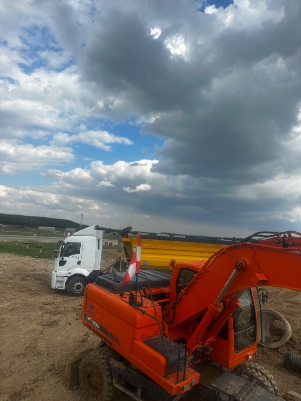 excavation excavator earthmoving